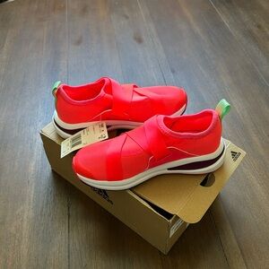 New with tag Size 1 girls adidas fortarun Velcro running shoes